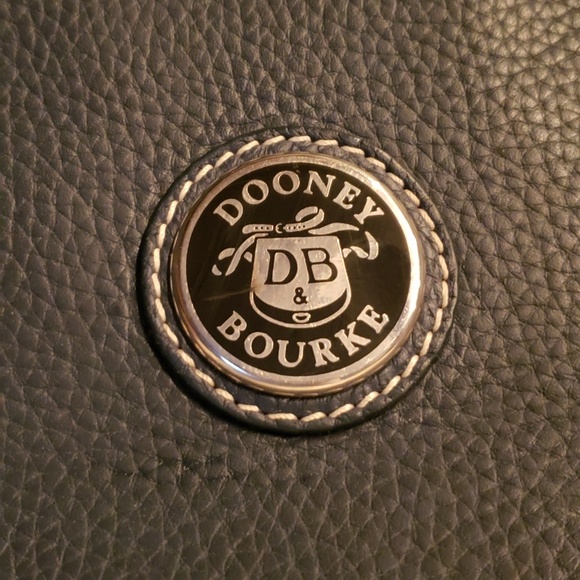 Dooney & Bourke handbag - Picture 2 of 8